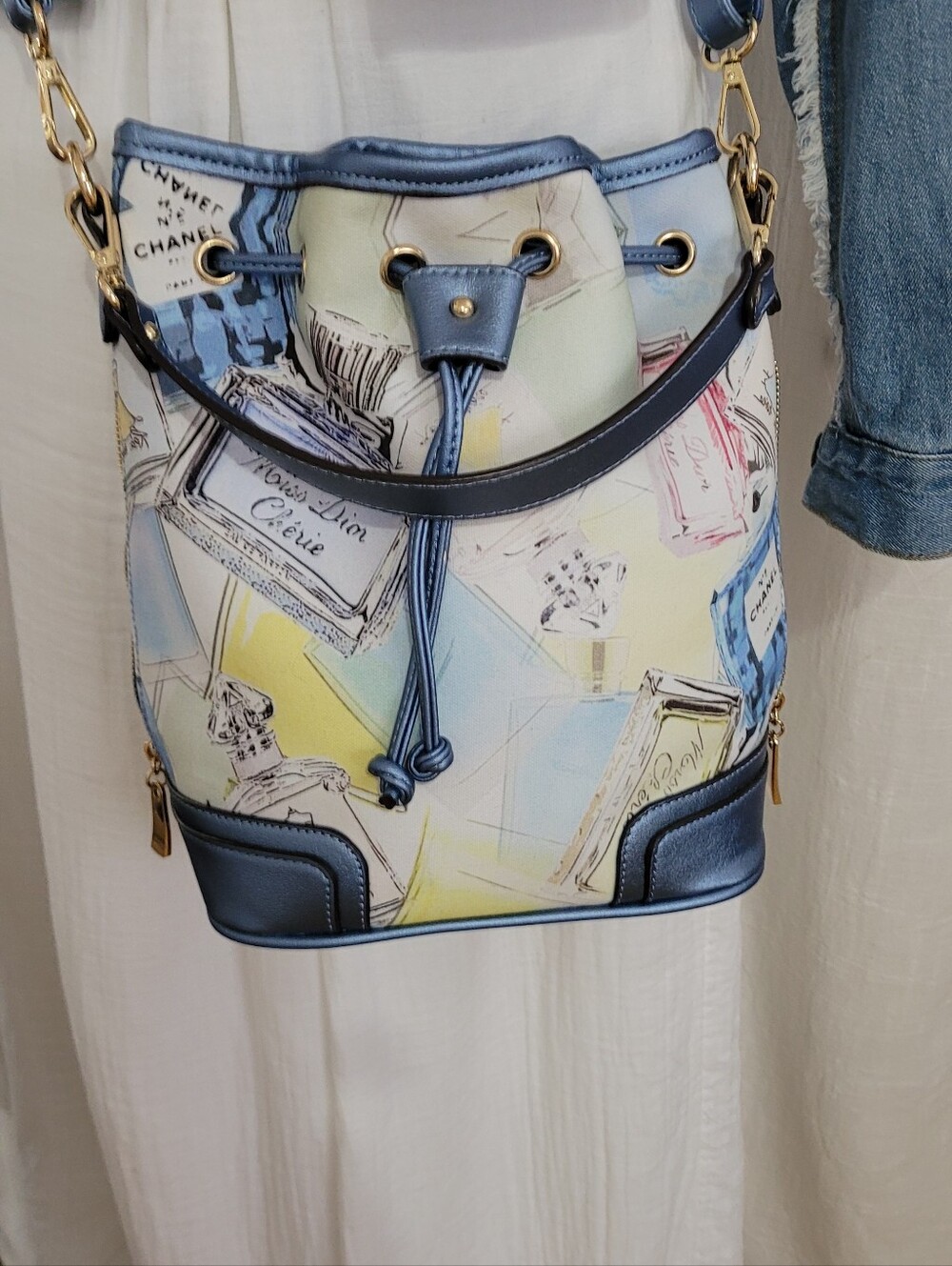Drawstring Bucket Bag - Picture 4 of 10